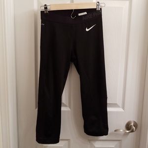 Mid calf Nike work out pants